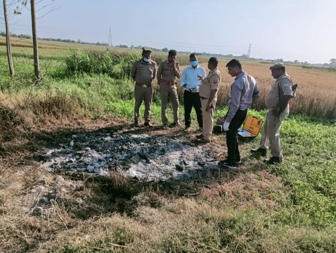 Dead body burnt in the field after killing the married woman, dowry murder report filed against four including husband