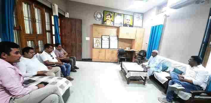 Speed ??up the development works in the city and get them completed soon: Omprakash Yadav