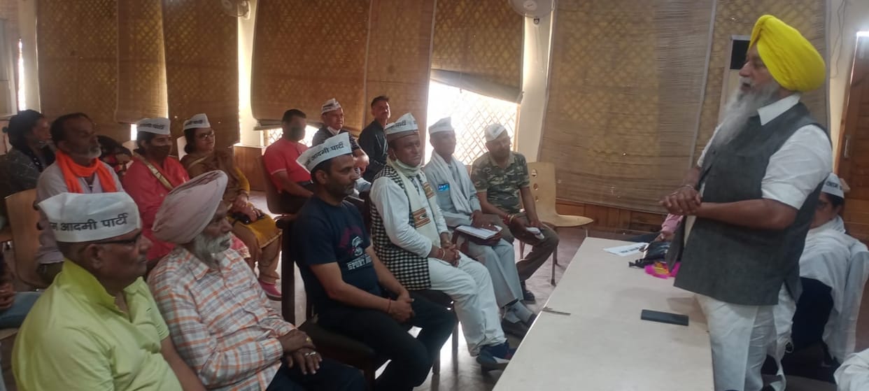 congress and bjp dont take lightly to aap in himachal-said kulwant singh
