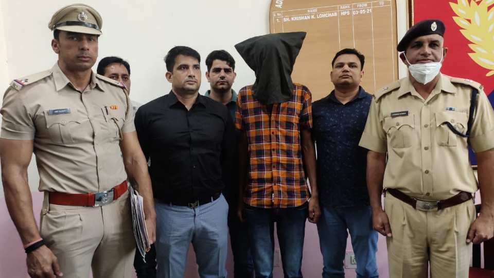 Rohtak police arrested Naveen from khidwali village