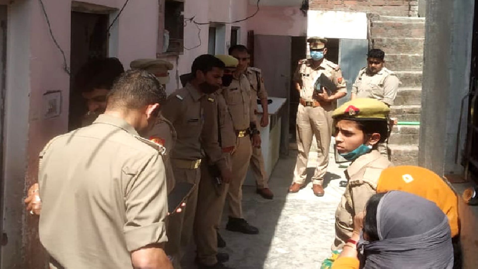 UP Crime News: Wife was murdered by husband in law house in Saharanpur see photos
