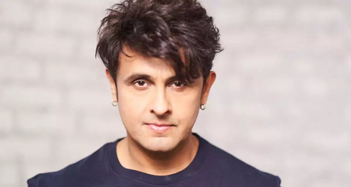 Sonu nigam reaction on chembur musical concert attack said people should think about forcefully taking selfies