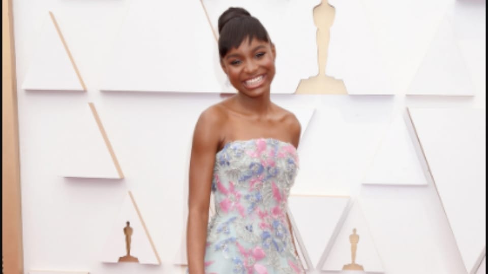 Oscars 2022 Red Carpet Jessica Chastain Alana Haim Kirsten Dunst Saniyya Sidney and Alana Haim look