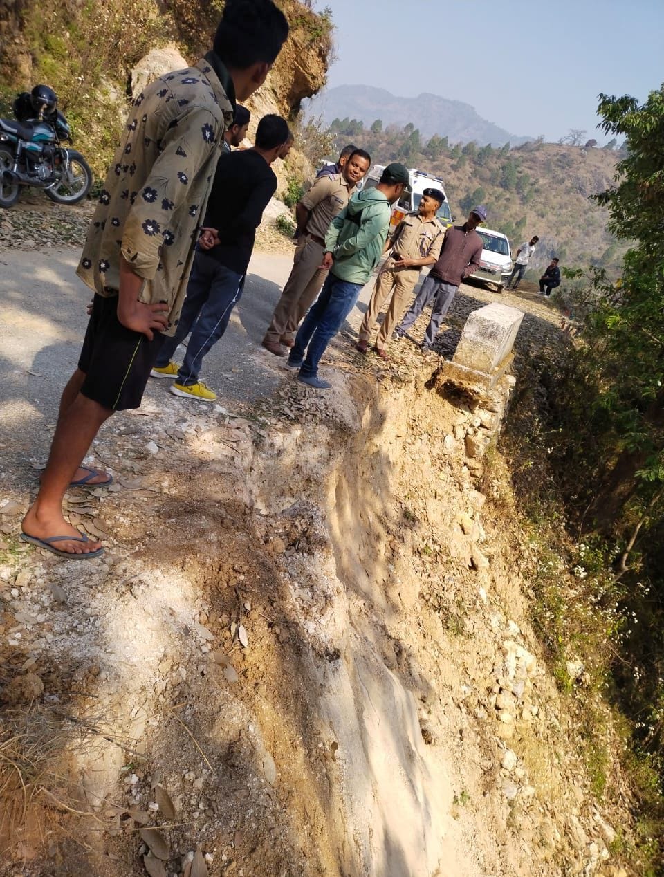 Death of Woman in Pithauragarh Road Accident