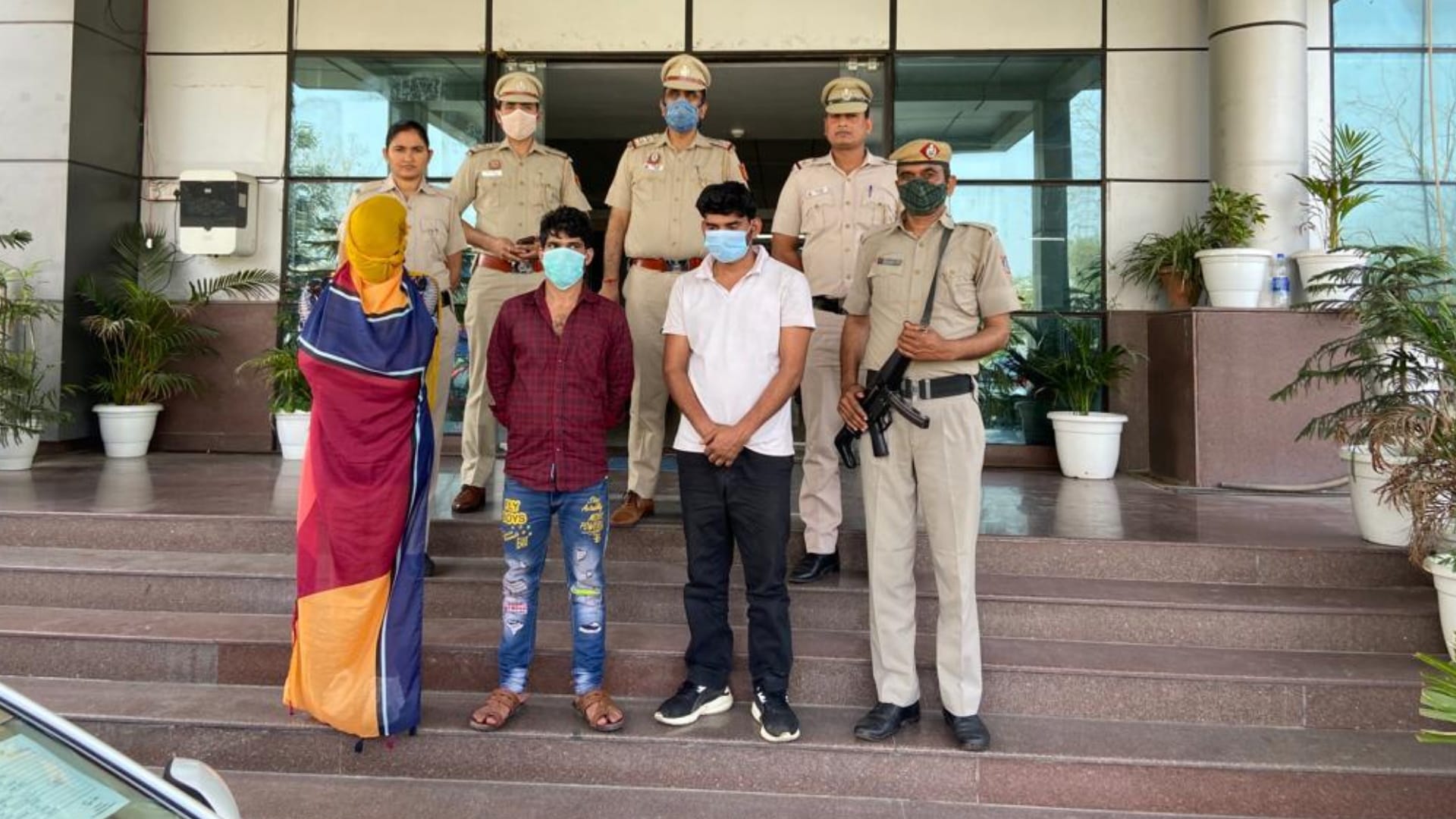 High profile Brothel Racket exposed at a hotel in Aerocity at delhi
