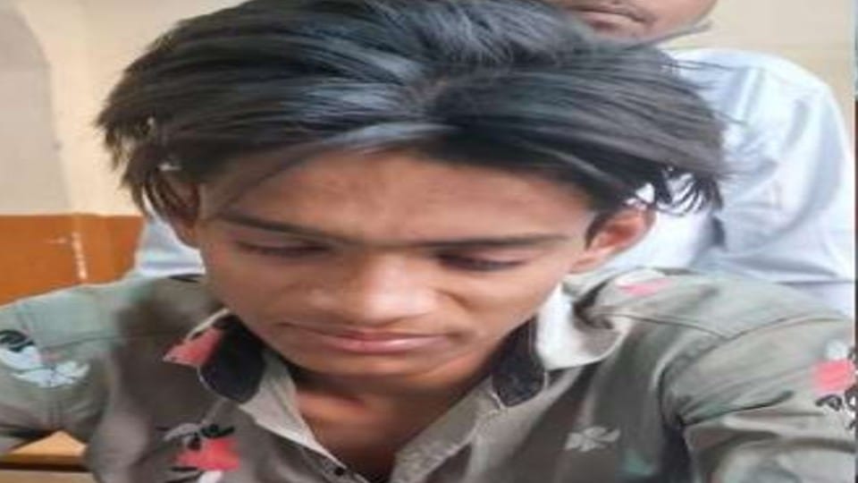 student came to take the examination after father death in agra