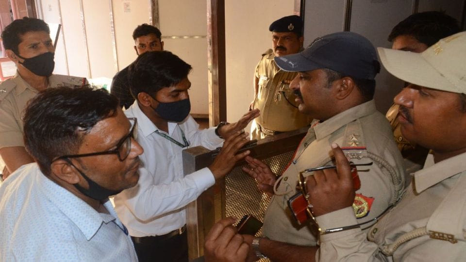 Breach in the security of Taj Mahal on Monday