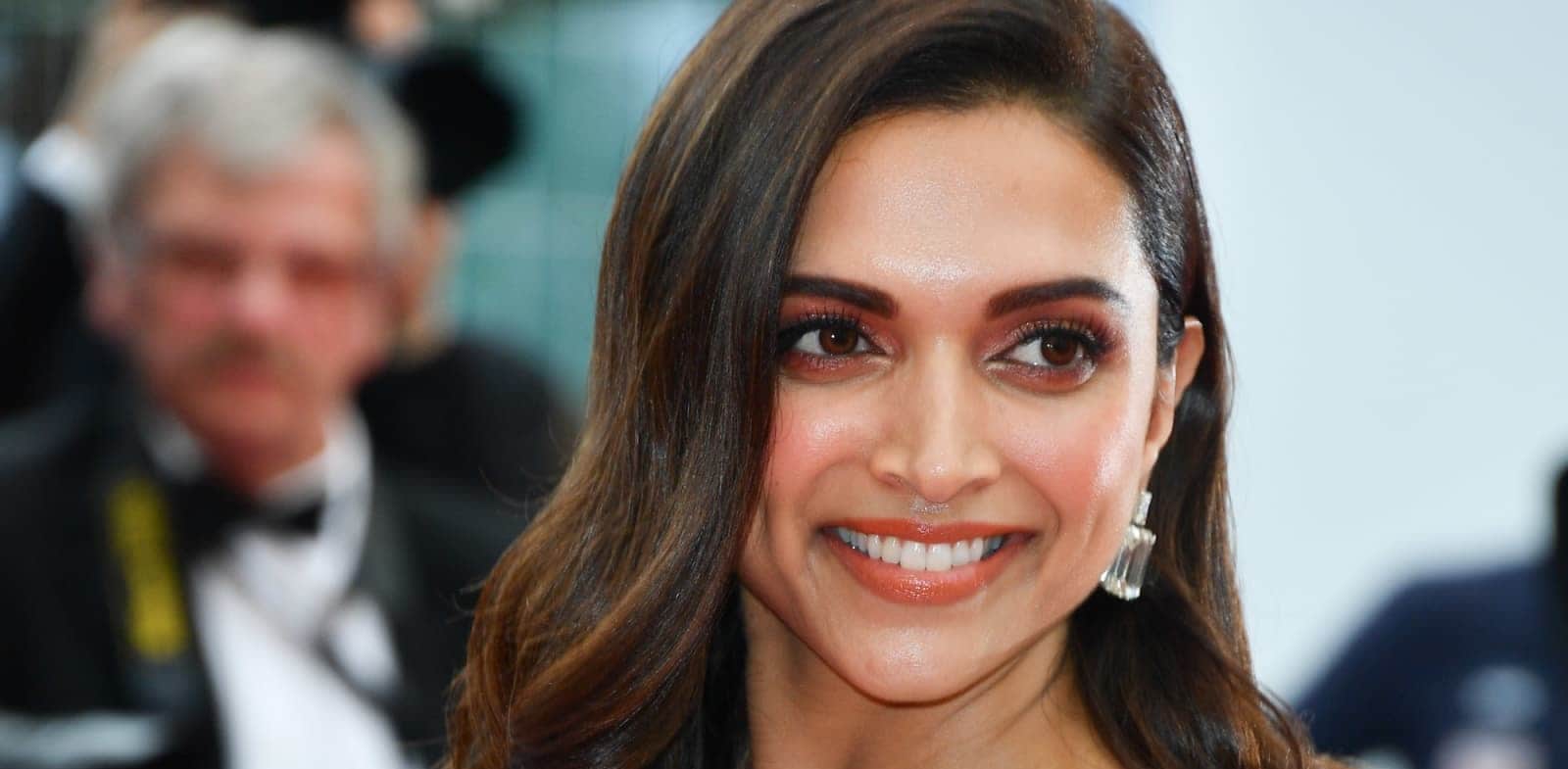 bollywood actress deepika padukone awarded by the time 100 impact award