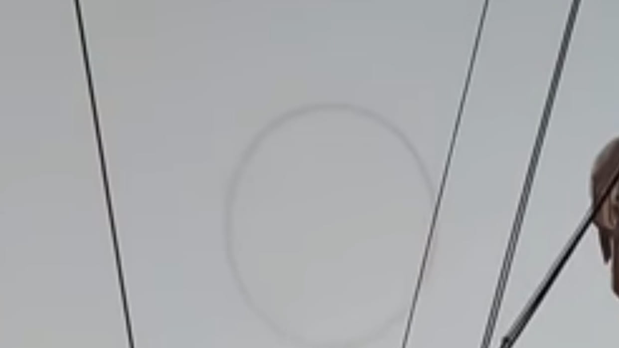 Aliens Plane Was Seen in the Sky There Was a Competition to Capture in Camera