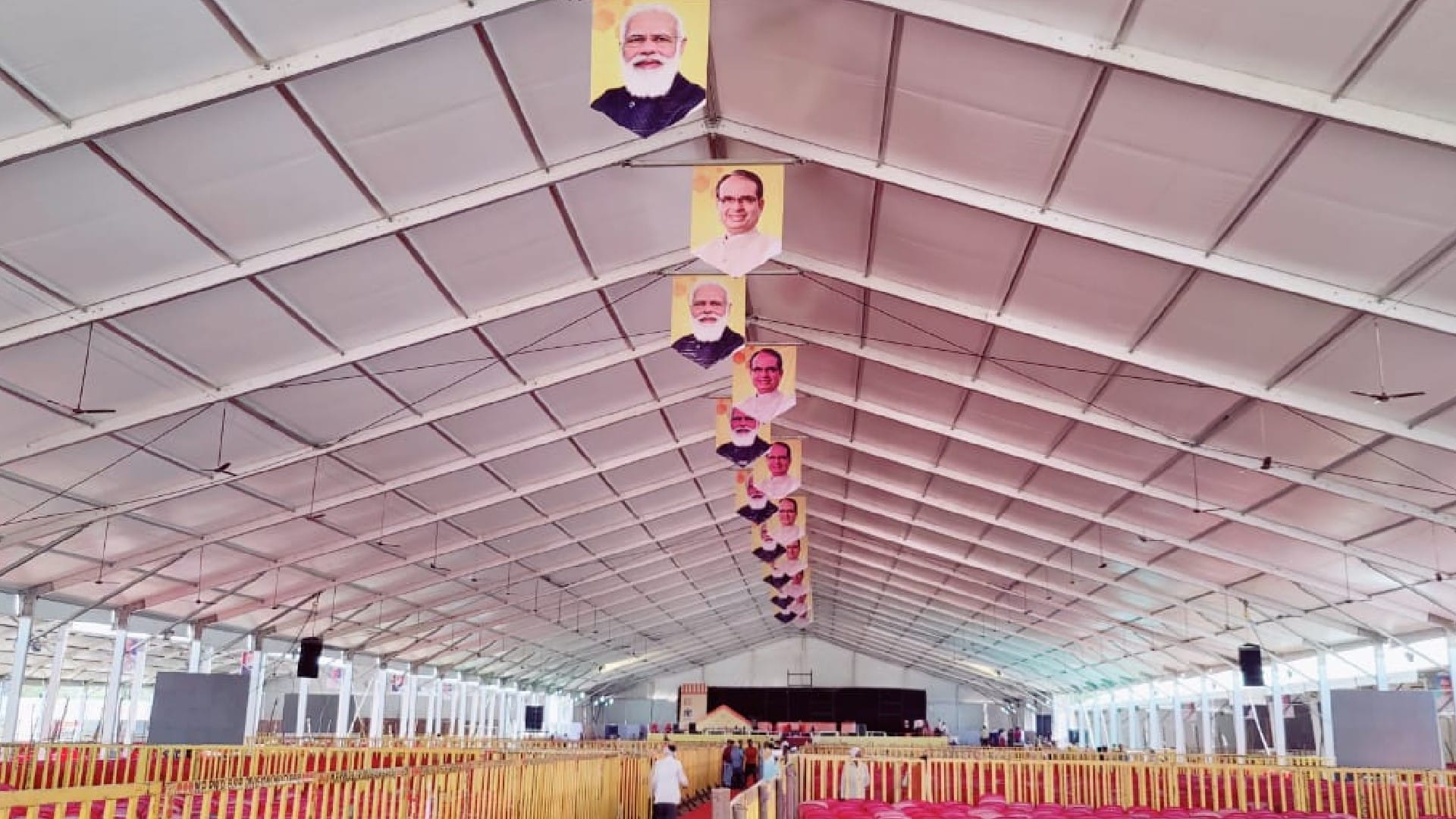 In the program of Prime Minister's Housing Scheme in Chhatarpur, Chief Minister Shivraj Singh Chouhan,