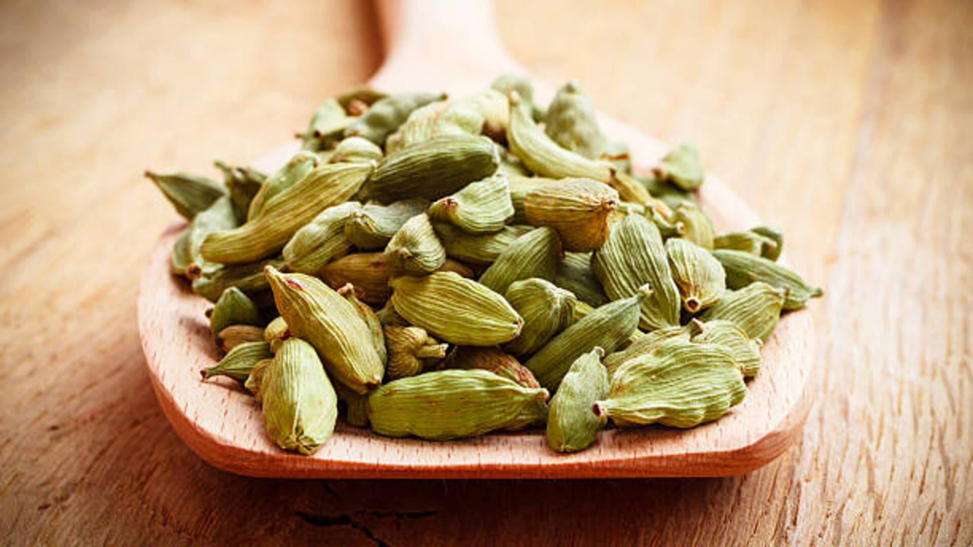 Astro Benefits of Cardamom Elaichi Ke Upay in Hindi