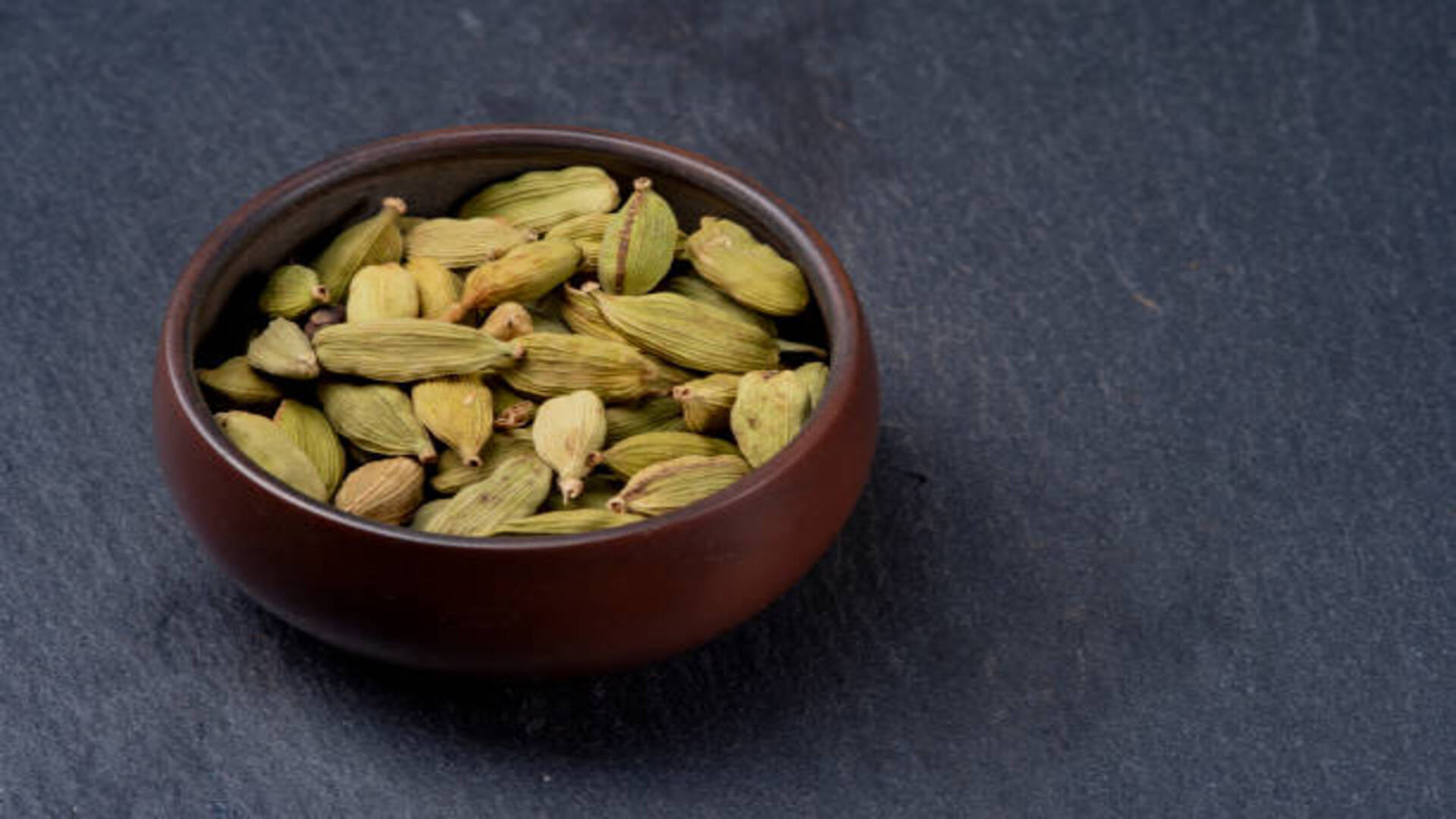 Astro Benefits of Cardamom Elaichi Ke Upay in Hindi