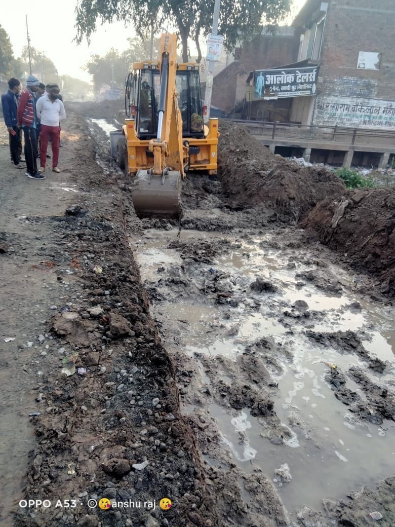 Drinking water crisis in hundred houses for a month