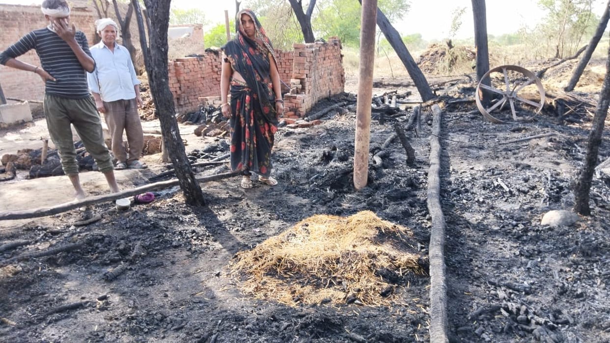 auraiya news,Farmer's house caught fire, loss of lakhs