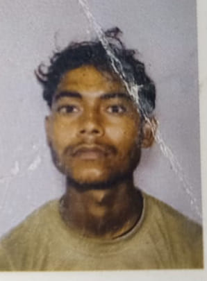 auraiya news,Worker's body found hanging from tree