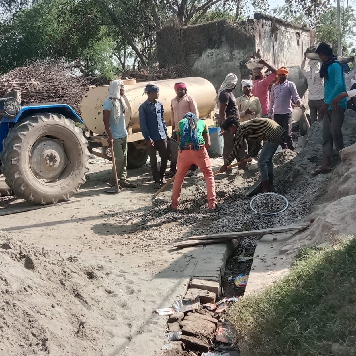 CC road being built in 18 villages, movement of 50 thousand people will be easy