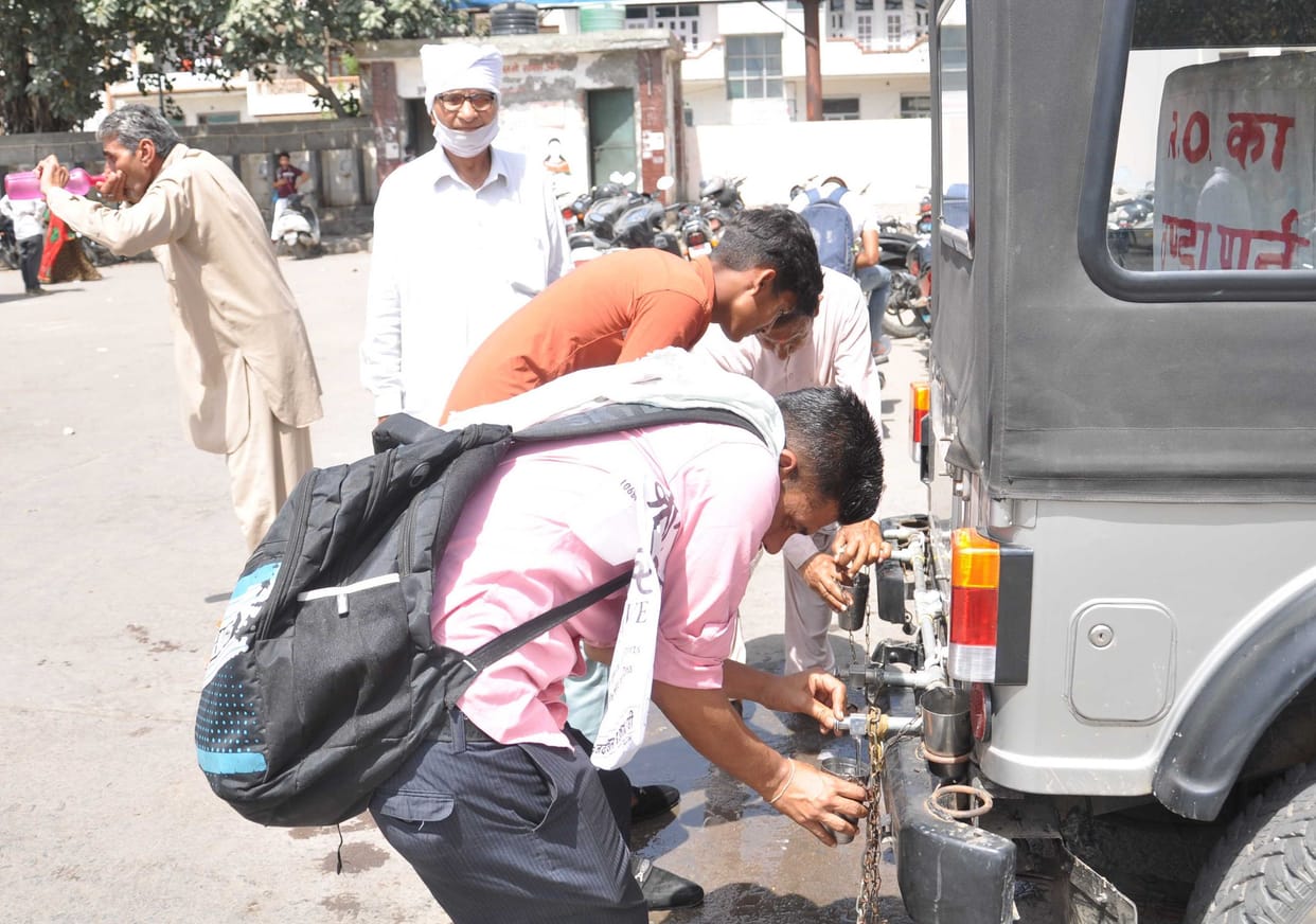 The maximum temperature in the city reached 40.7 and reached 42 degrees in the farm area.