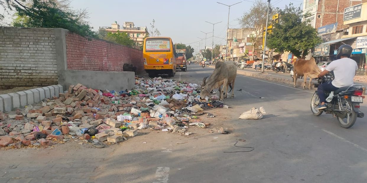 360 tons of garbage collected in the city during the two-day strike, will be lifted by overtime today