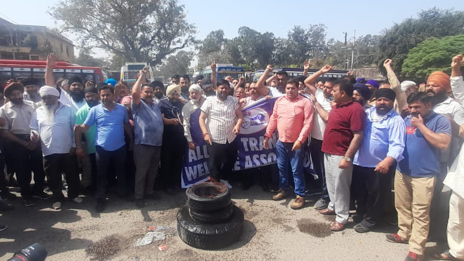 Jammu Kashmir Transport Association protest against installation of GPS in passenger vehicles and various taxes