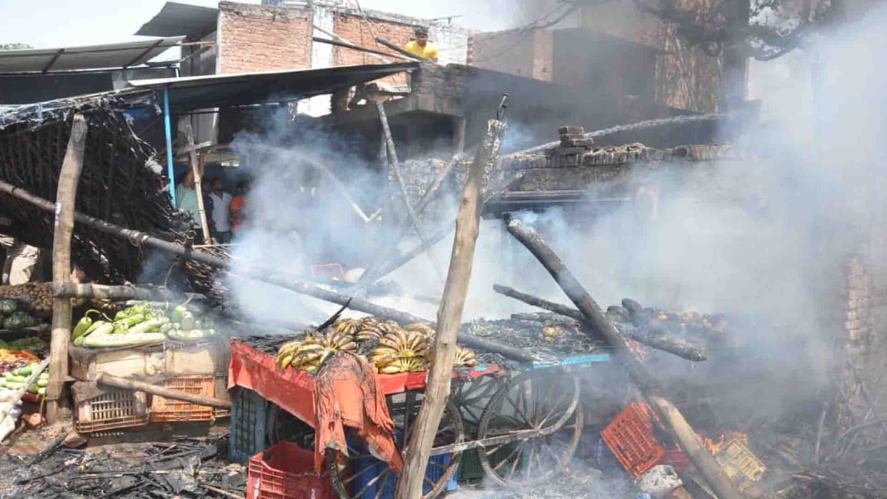 fire broke out in vegetable shop in kanpur