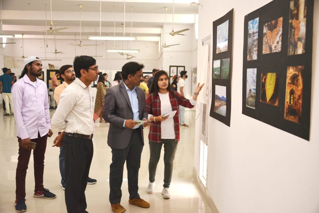 Students spread the colors of imagination, Kurukshetra