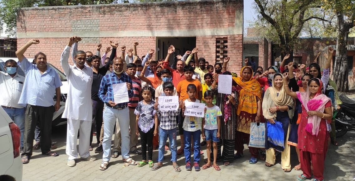 Parents reached the private school with a copy of the court orders, the operator said - go to the DEO office