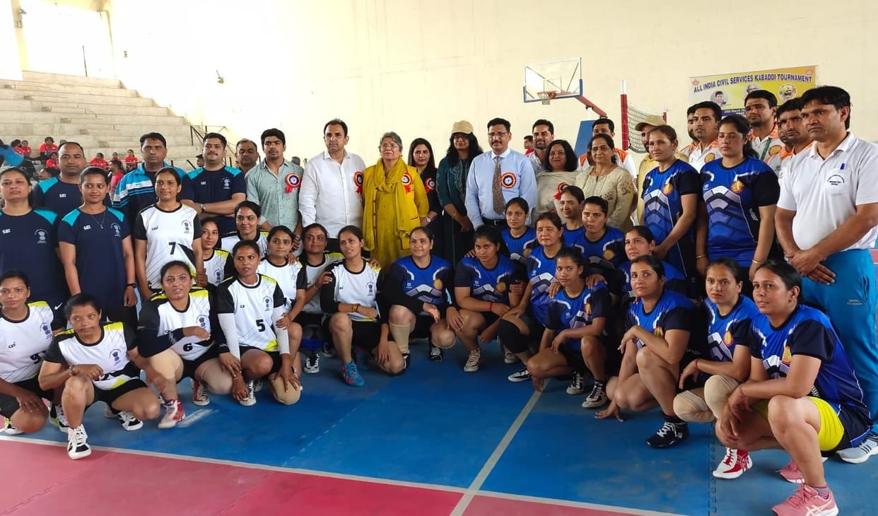 In Kabaddi, the girls of Haryana and Uttarakhand registered a spectacular victory.