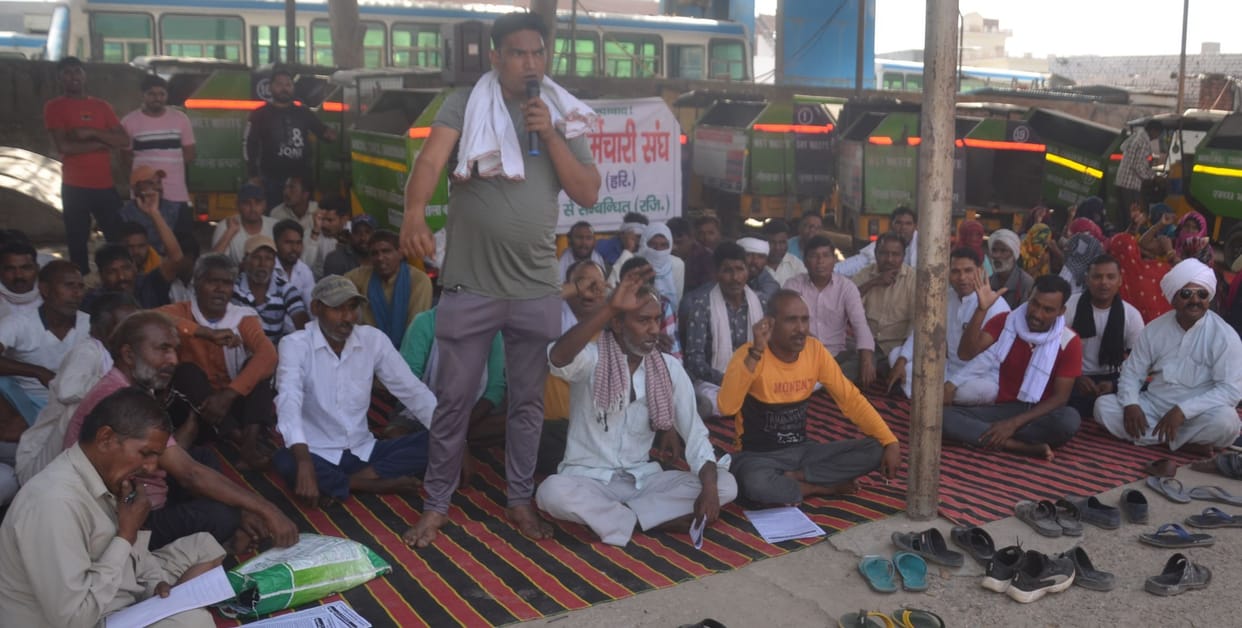 Strike: 60 tonnes of garbage was not lifted from the roads, passengers remained upset due to non-operation of buses