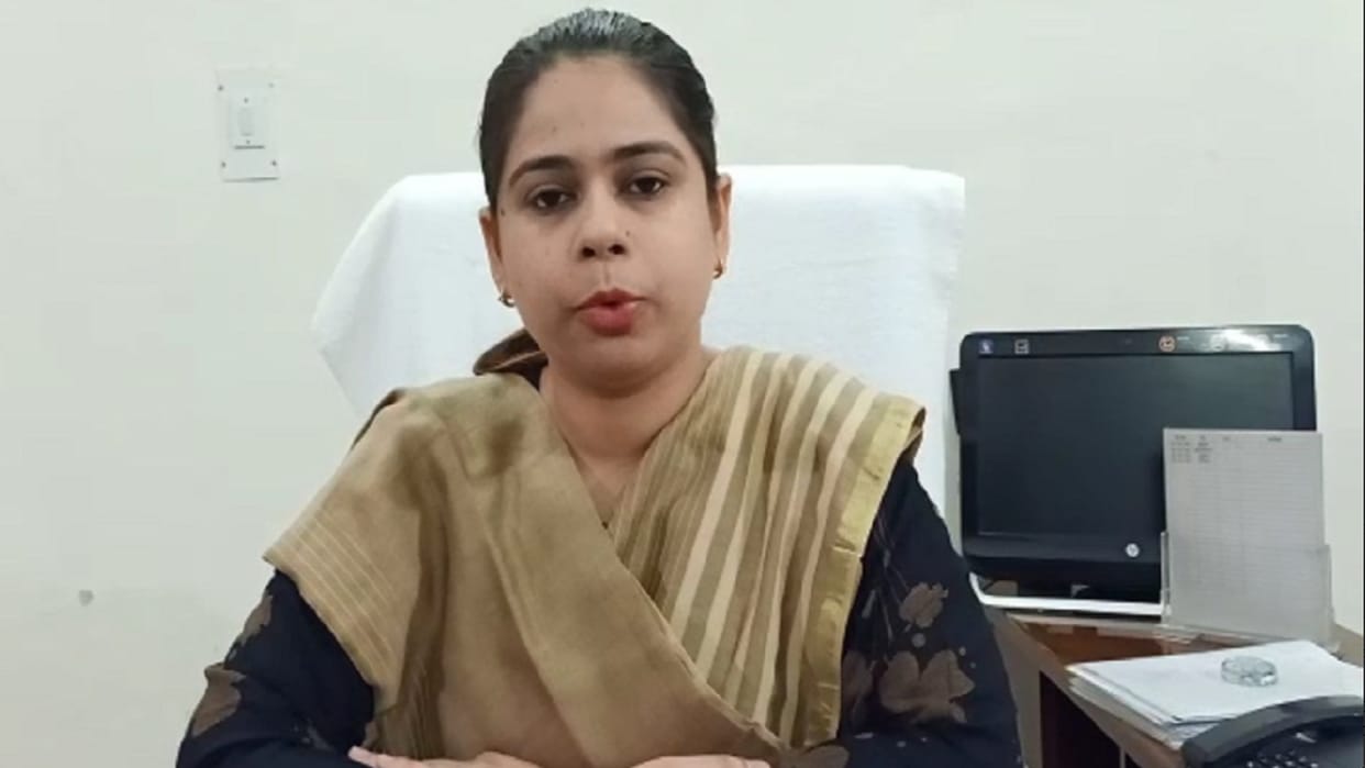 Shamli: DM reviewed bank pending loan applications, said that the application should be disposed of soon