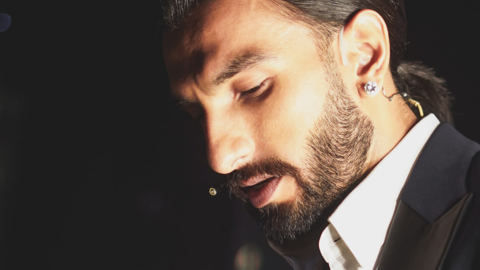 Celebrity Brand Valuation Report: Ranveer becomes hero number one by replacing Akshay Kumar, Alia occupies Deepika's place, Amitabh Bachchan is on sixth number