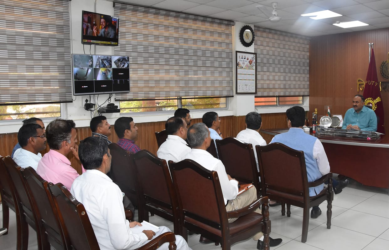 Don't let the farmers face any problem in the sale and purchase of Rabi crops: DC