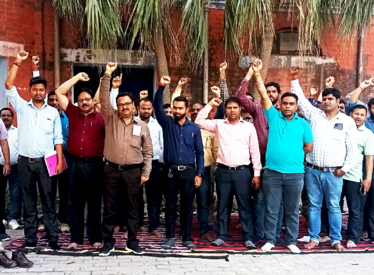 Work boycott of electricity workers in protest against privatization