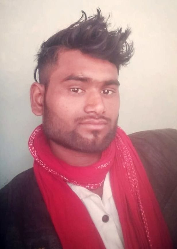 Three laborers were scorched by current, one died