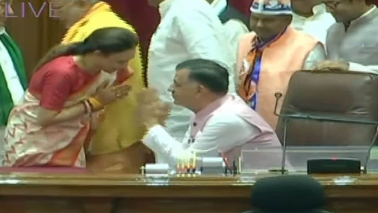 BJP Senior MLA Satish Mahana Became Speaker of UP Vidhan Sabha CM Yogi AdityaNath Akhilesh Yadav News in Hindi