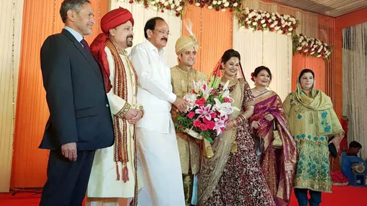 IAS Topper Tina Dabi Ex's Husband Athar Amir Khan Life Nowadays After Divorced With Tina Dabi Read News In Hindi