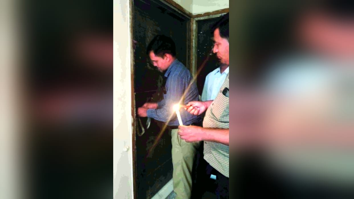 Noida authority seal 50 flats in aims golf avenue