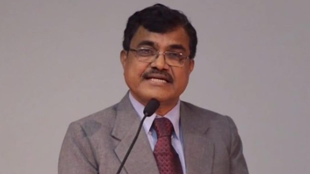 Anand Teltumbde tells Bombay High Court that NIA can not lable him terrorist without attributing to any act of violence in Elgar Parishad Maoist link case news in Hindi