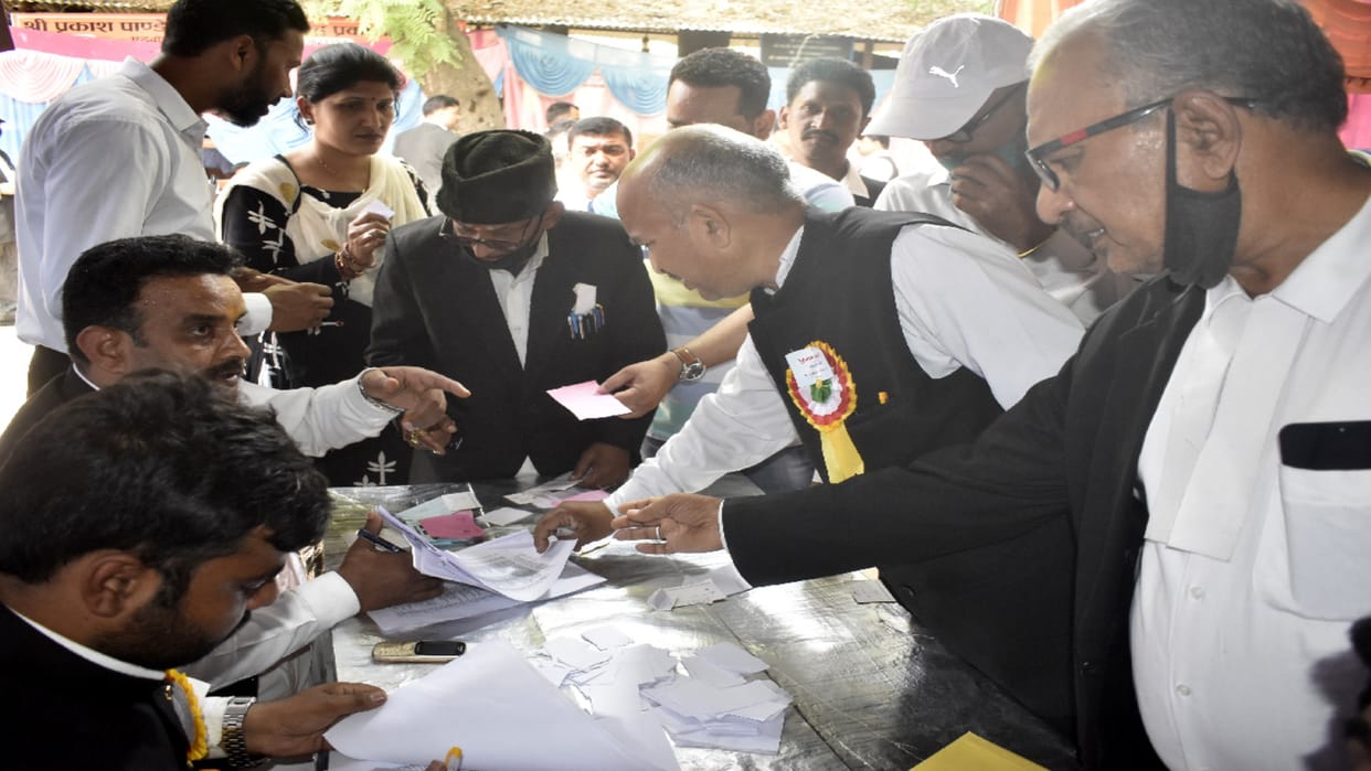 Bar Association Civil Court Election Manoj elected President and Dhirendra Minister
