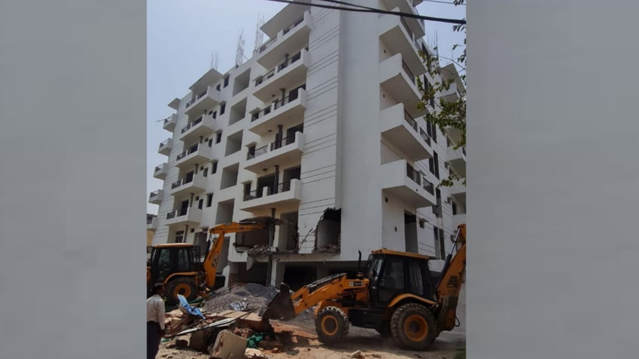 LDA destroyed illigal building of BSP leader.
