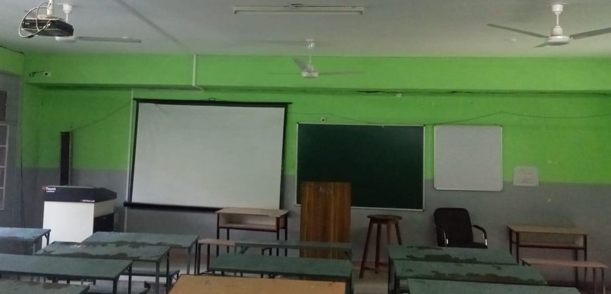 Amar Ujala Education Campaign: Every class room of Chamba College became smart during the Corona period