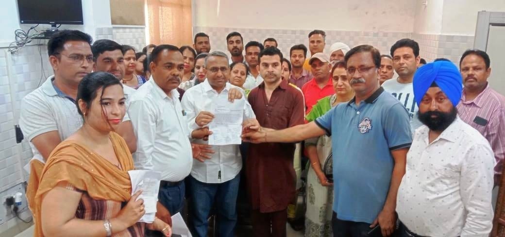Parents took out fury march against increasing fees, Kurukshetra