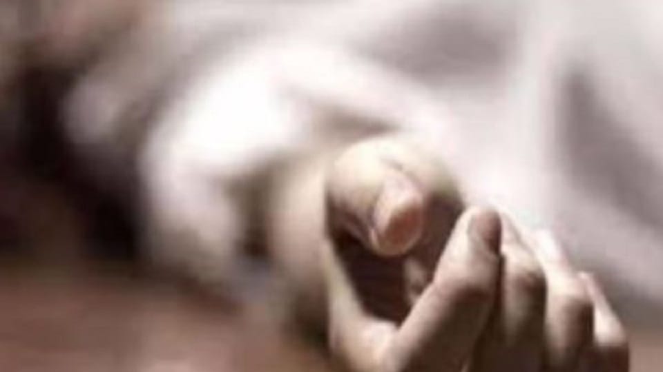 farmer committed suicide in Etah uttar pradesh