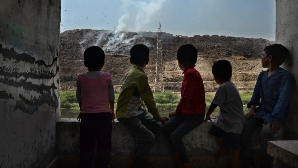 Now the mountain of garbage will decrease at double speed at Ghazipur landfill site