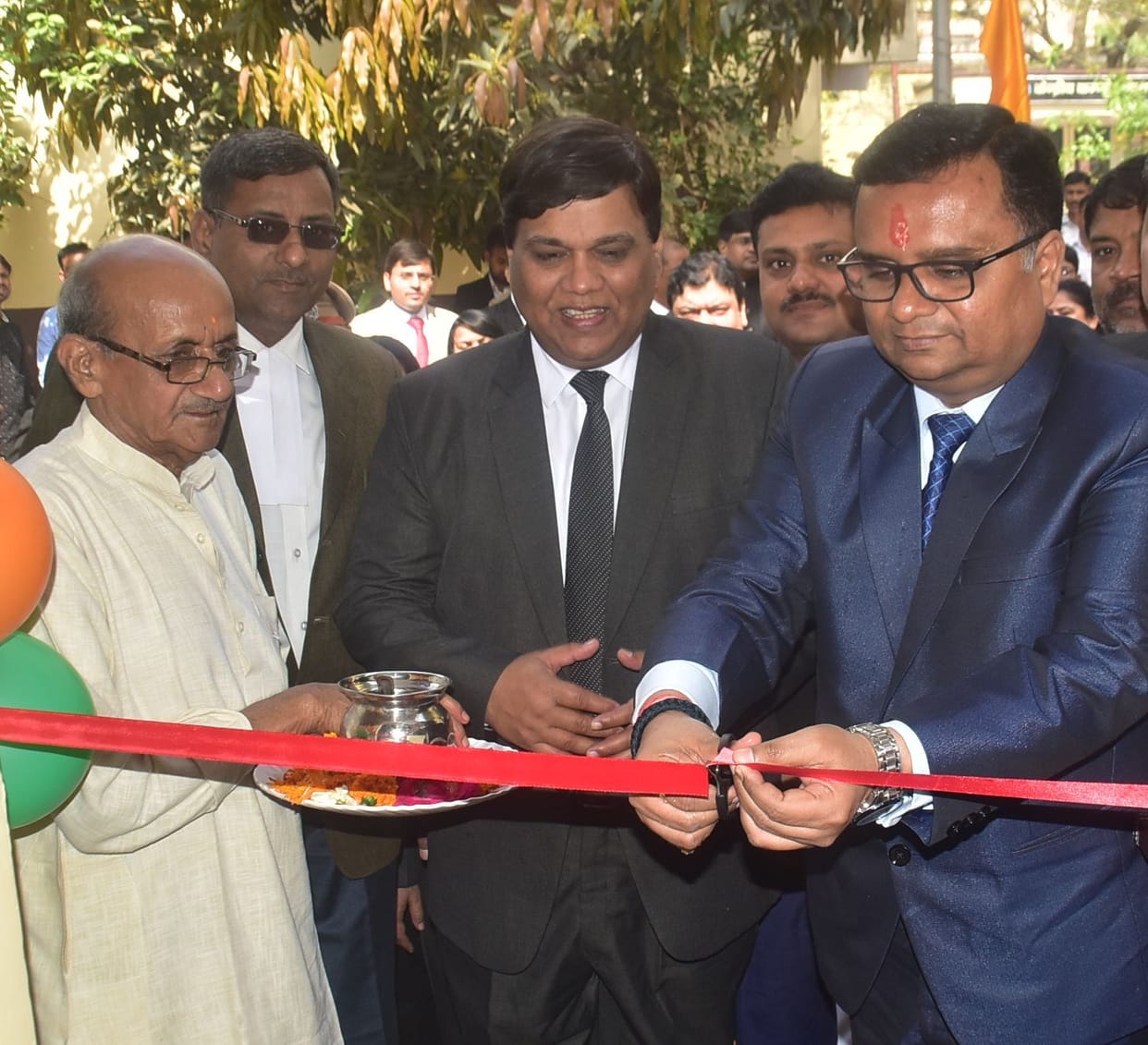 Justice inaugurated judicial building, met advocates
