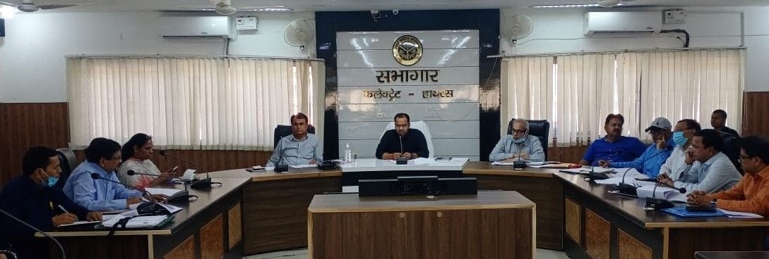 Hathras: The progress of Hasayan, Mhow and District Hospital in OPD is poor