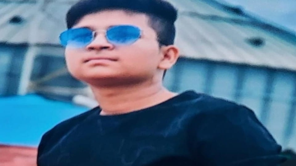 Indore: Students hanging from the noose of tie, hands and feet were tied, there were no clothes on the body, tomato was in the mouth .. the reason for online game being considered
