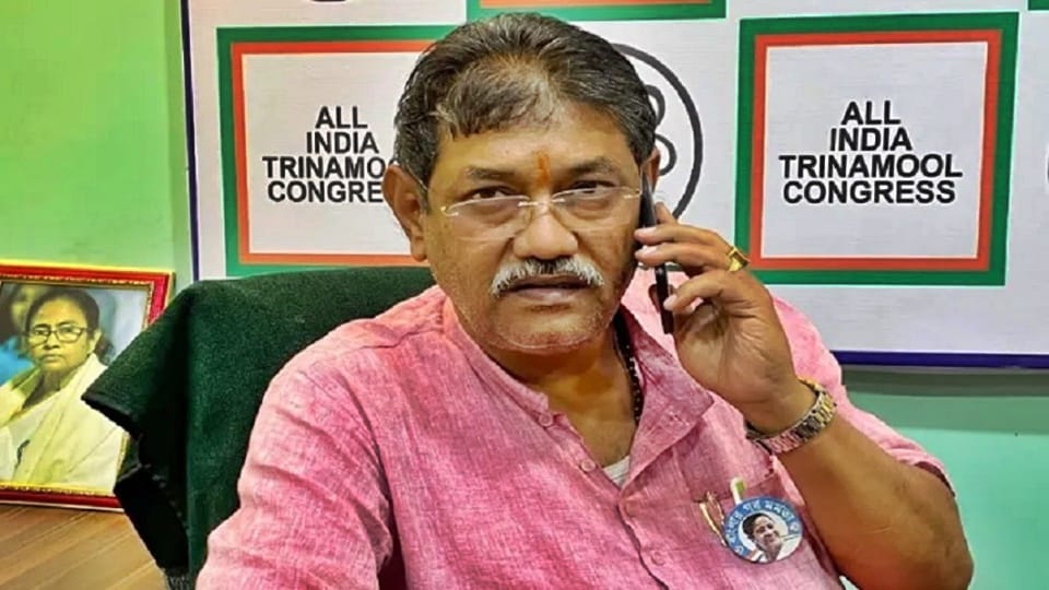 TMC MLA Narendranath Chakraborty threatened said Do not vote for BJP if you want to stay in Bengal
