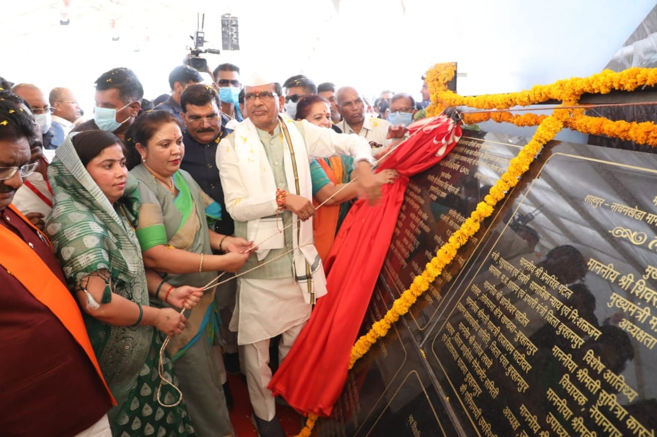 Indore: Burhanpur became the first district of the state to supply water from tap to all the houses, celebrated Jal Mahotsav in the hospitality of CM