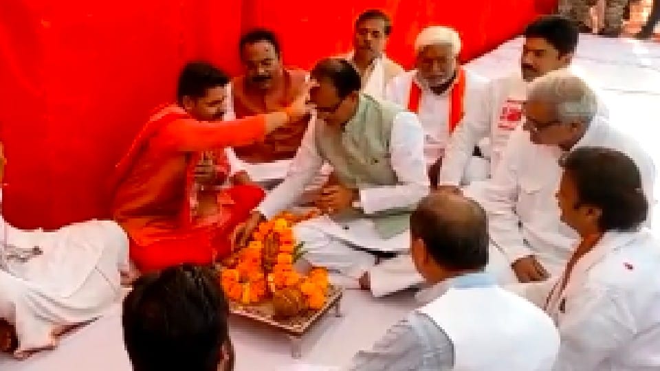 Employment Day in Rewa: Chief Minister said - I will give a loan to more than one lakh every year from the bank, I will myself guarantee it