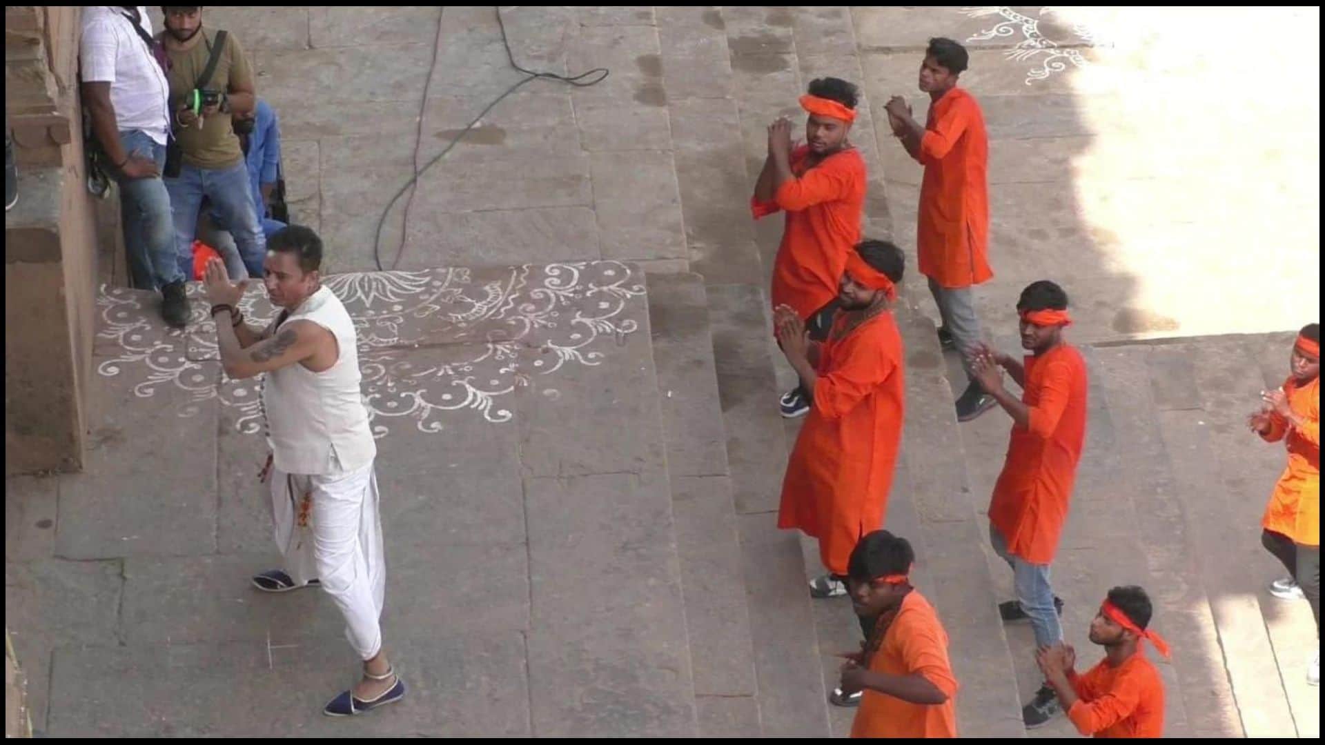 varanasi sukhwinder singh dancing with shoes on hanuman chalisa song sparks controversy